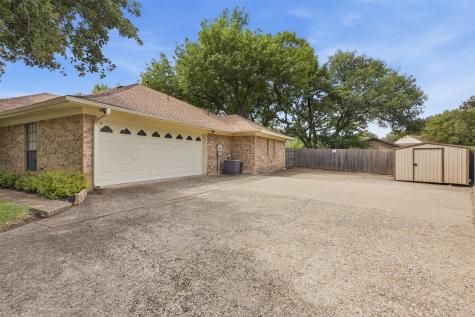 1902 Red Cypress Court Arlington TX 76012
