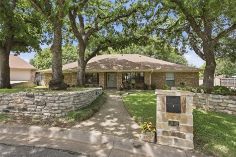 1902 Red Cypress Court Arlington TX 76012
