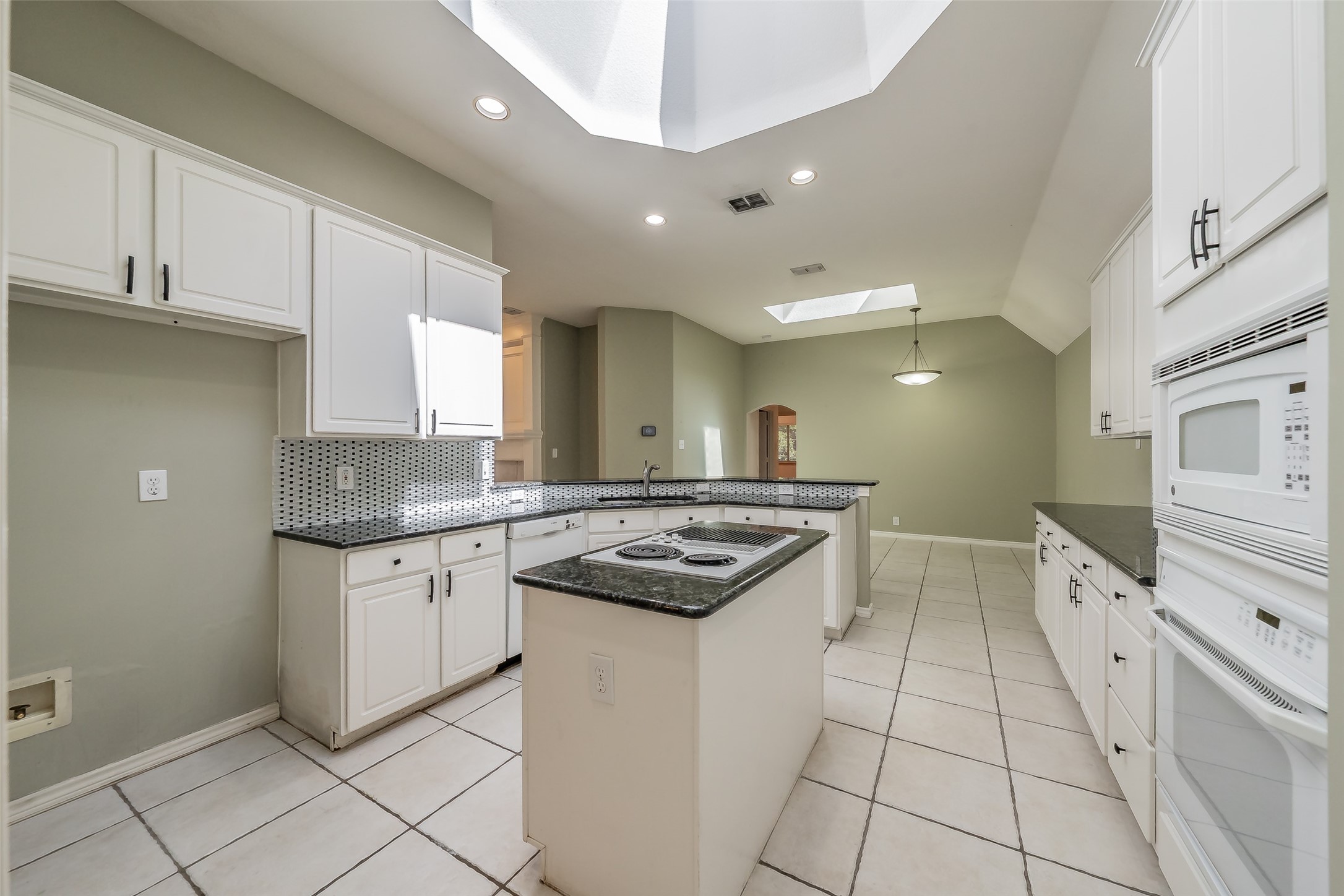 203 Arbor Park Drive Euless TX 76039