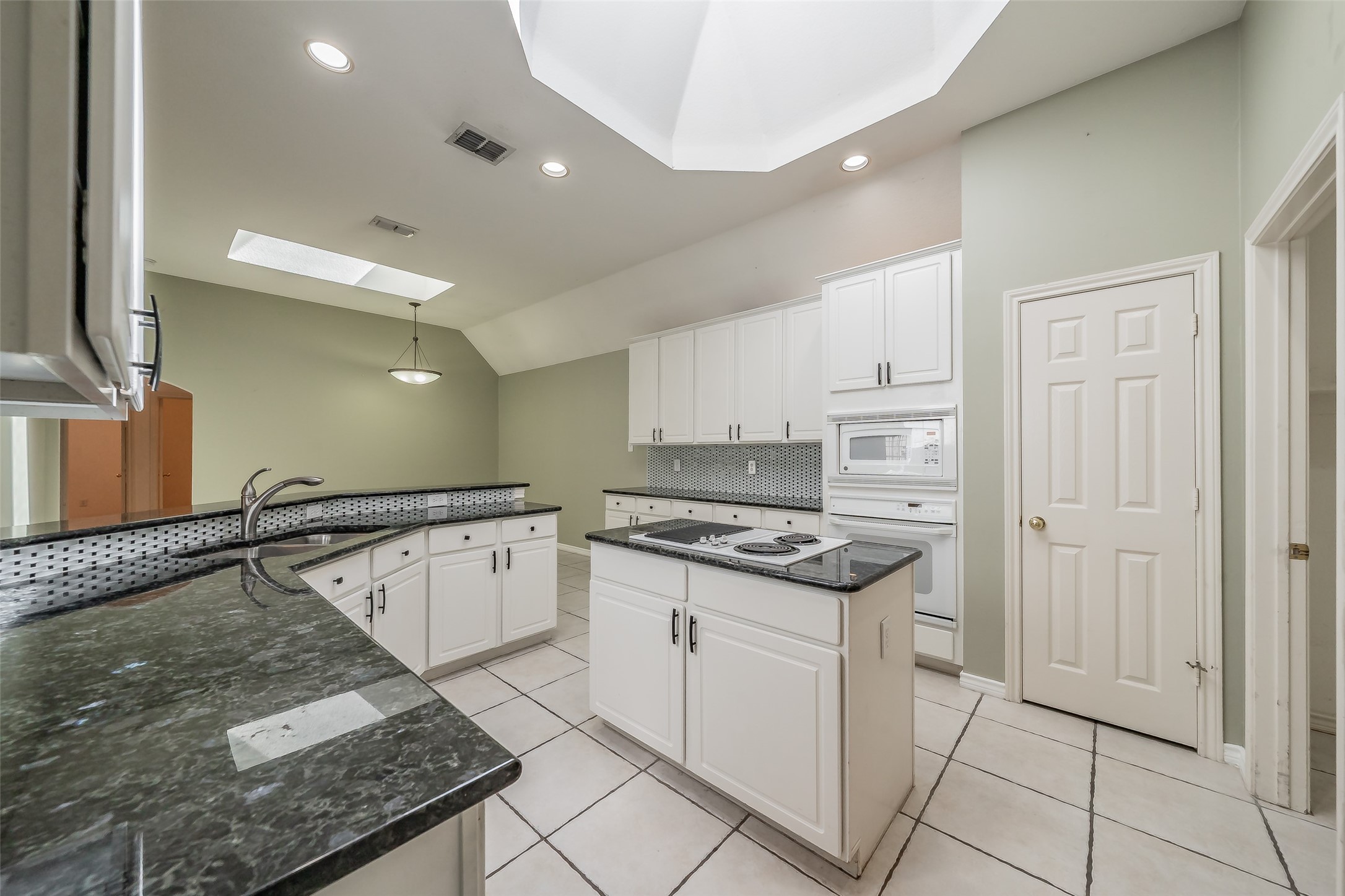 203 Arbor Park Drive Euless TX 76039