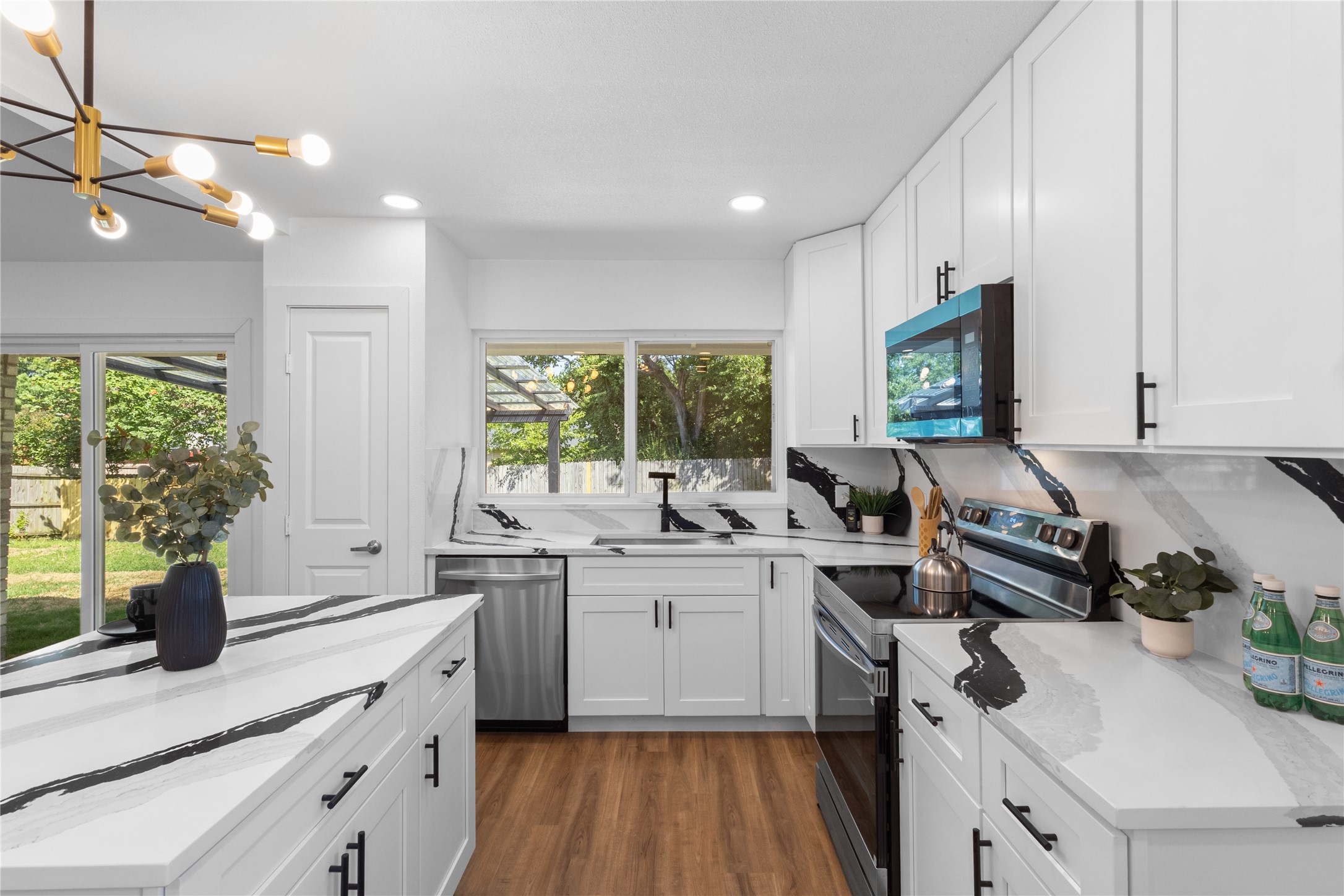 406 Brian Drive Grand Prairie TX 75052