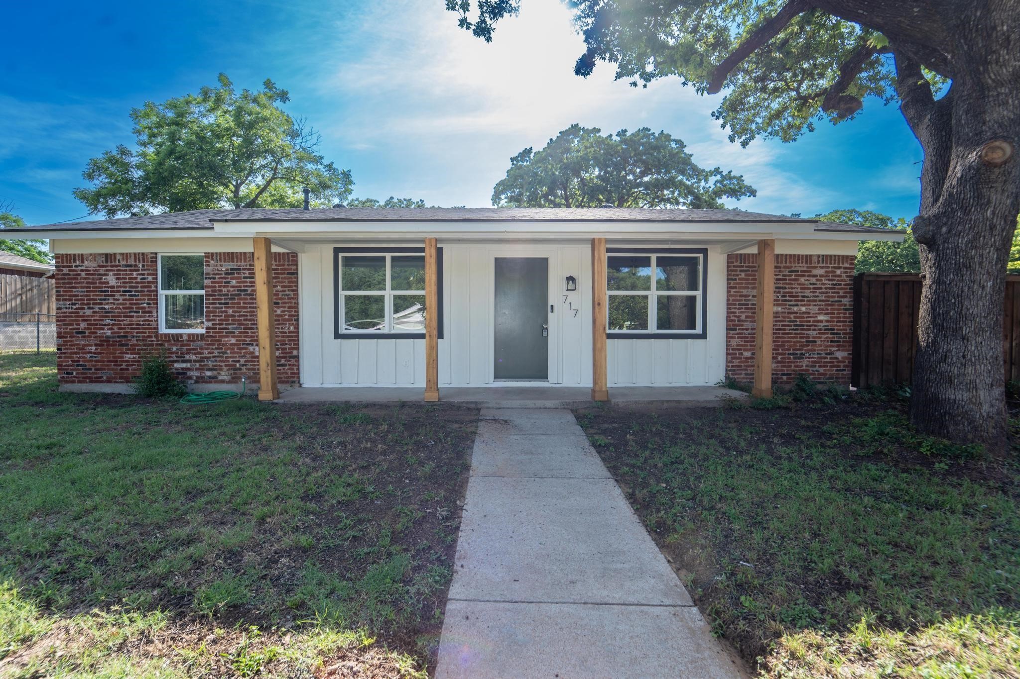 717 Magnolia Street Kennedale TX 76060