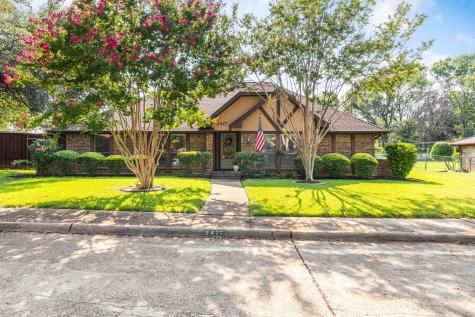 2417 Pearwood Court Grand Prairie TX 75050
