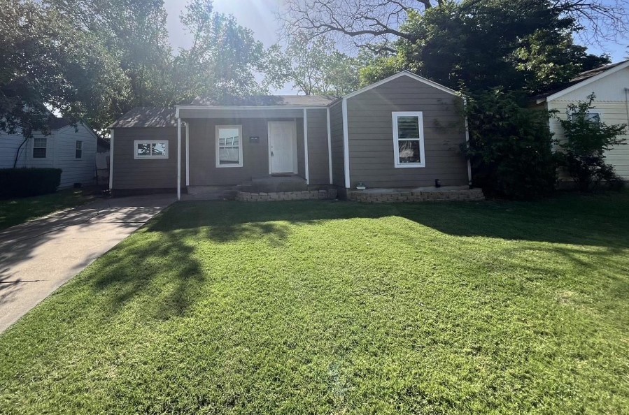 2733 Livingston Avenue Fort Worth TX 76110
