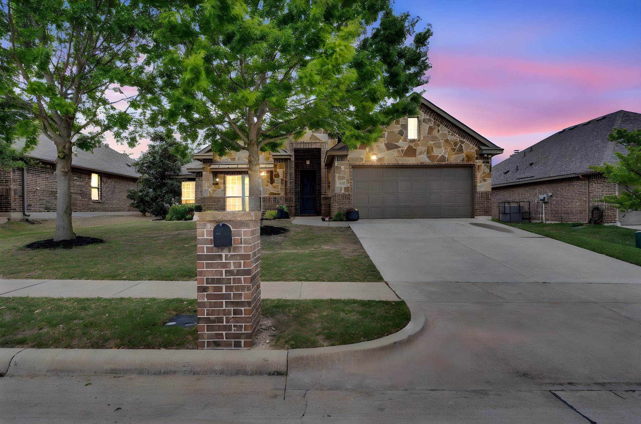 909 Abbey Lane Midlothian TX 76065
