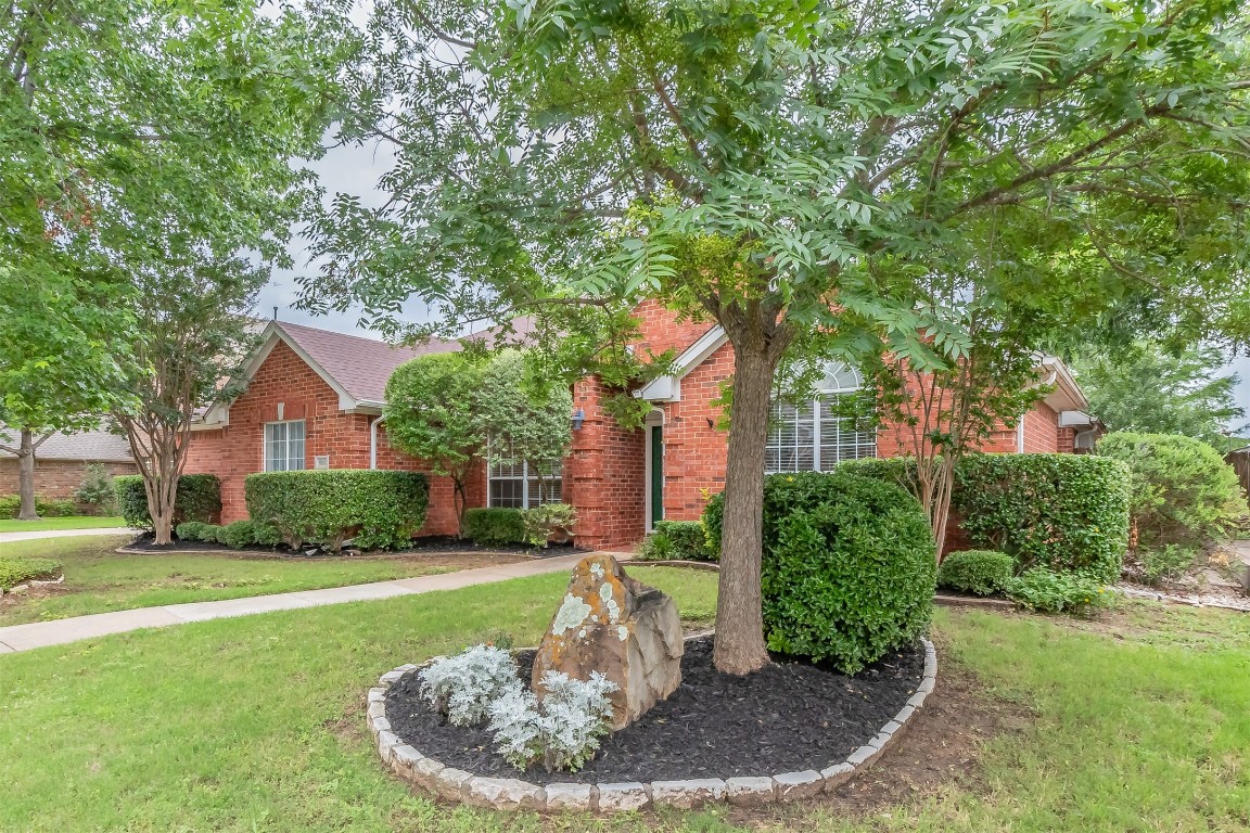 8212 Beverly Drive North Richland Hills TX 76182