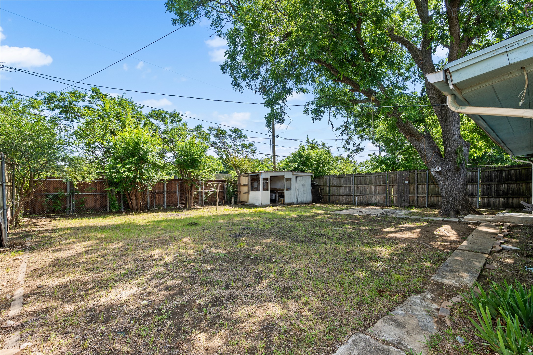 1010 E Lovers Lane Arlington TX 76010