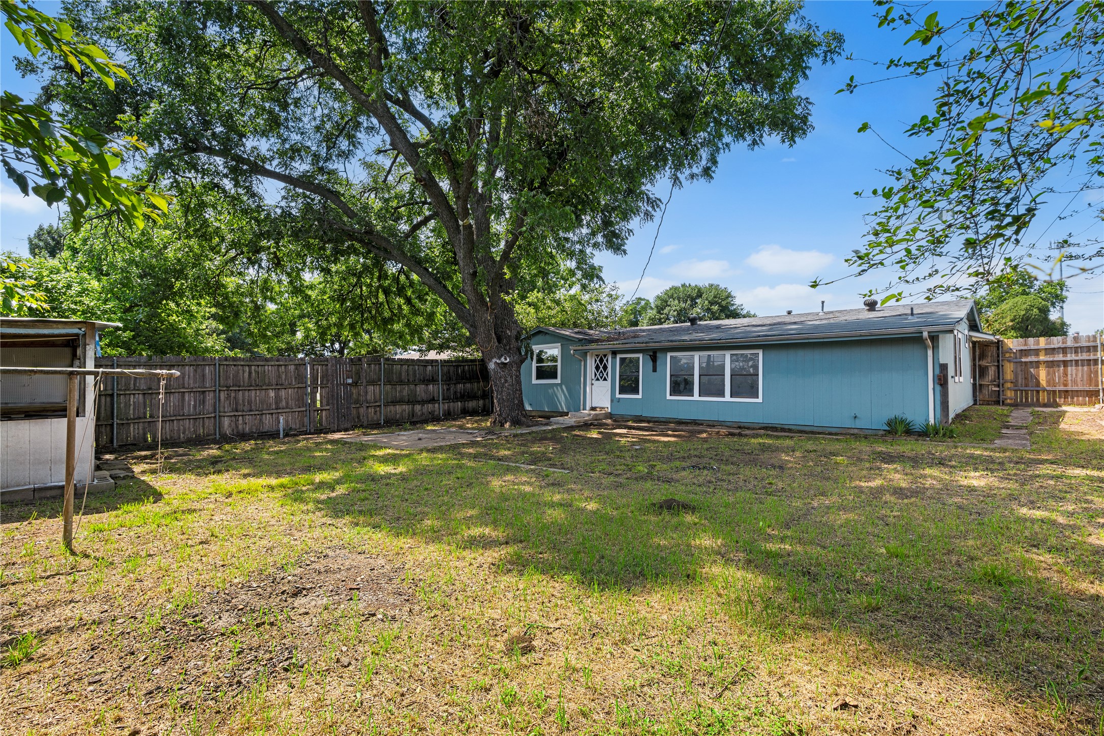 1010 E Lovers Lane Arlington TX 76010