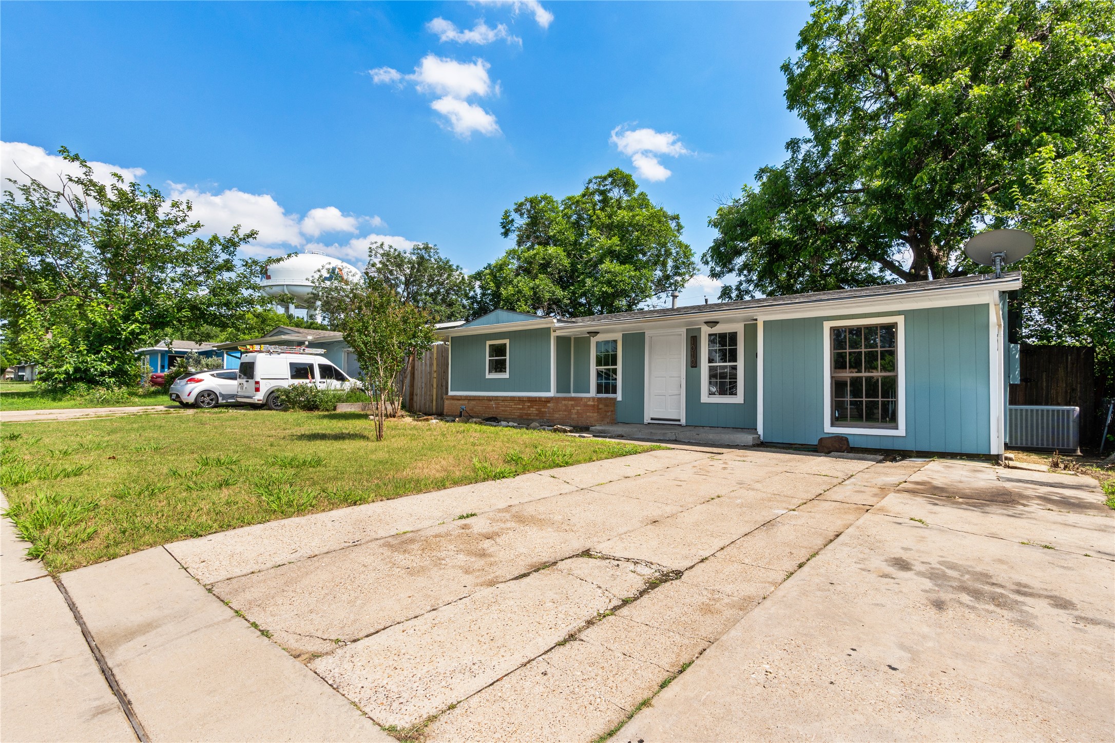 1010 E Lovers Lane Arlington TX 76010