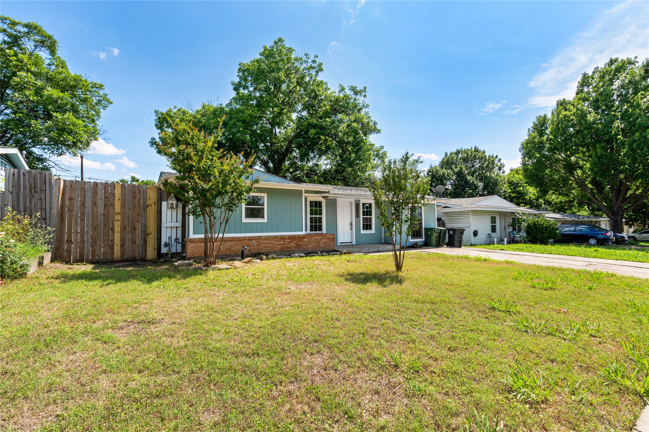 1010 E Lovers Lane Arlington TX 76010