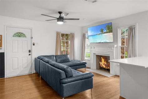 2219 Carnes Street Dallas TX 75208