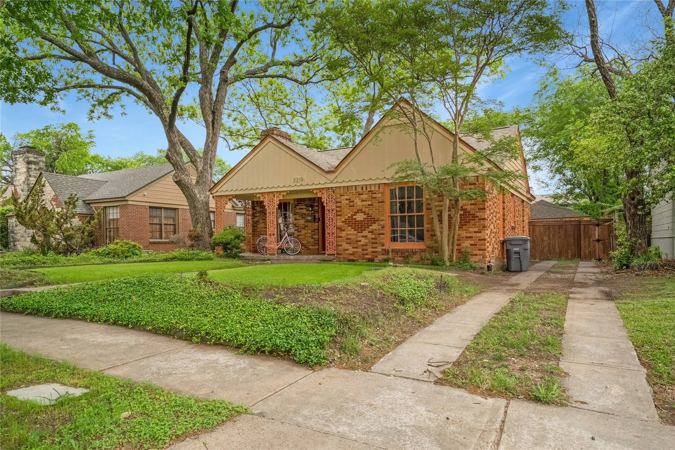 2219 Carnes Street Dallas TX 75208