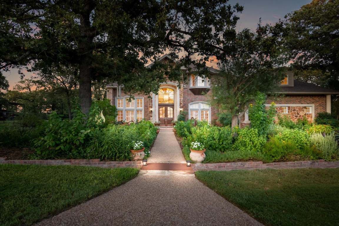300 Bolton Circle West TX 76691