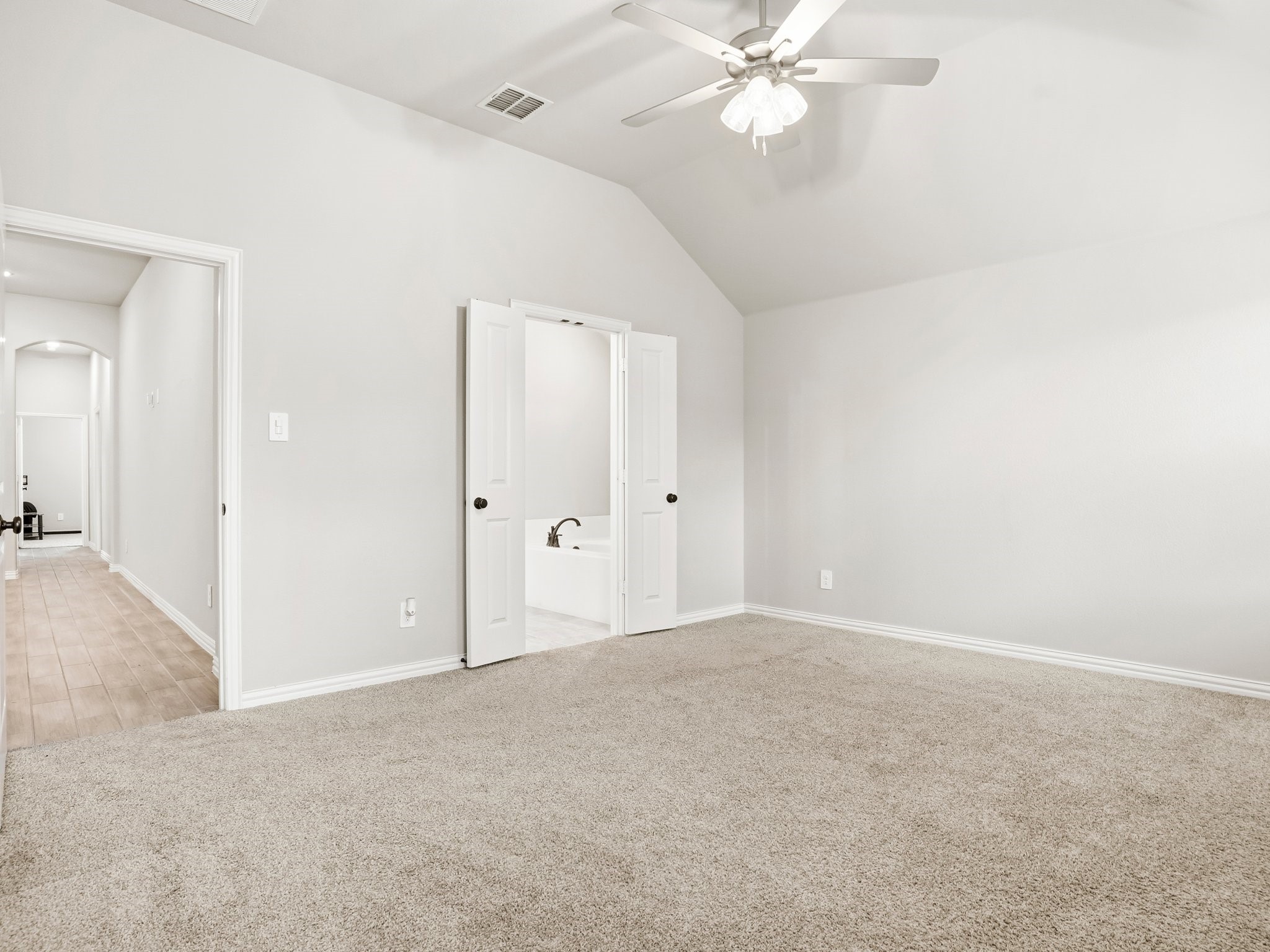 640 Mooney Drive Saginaw TX 76179