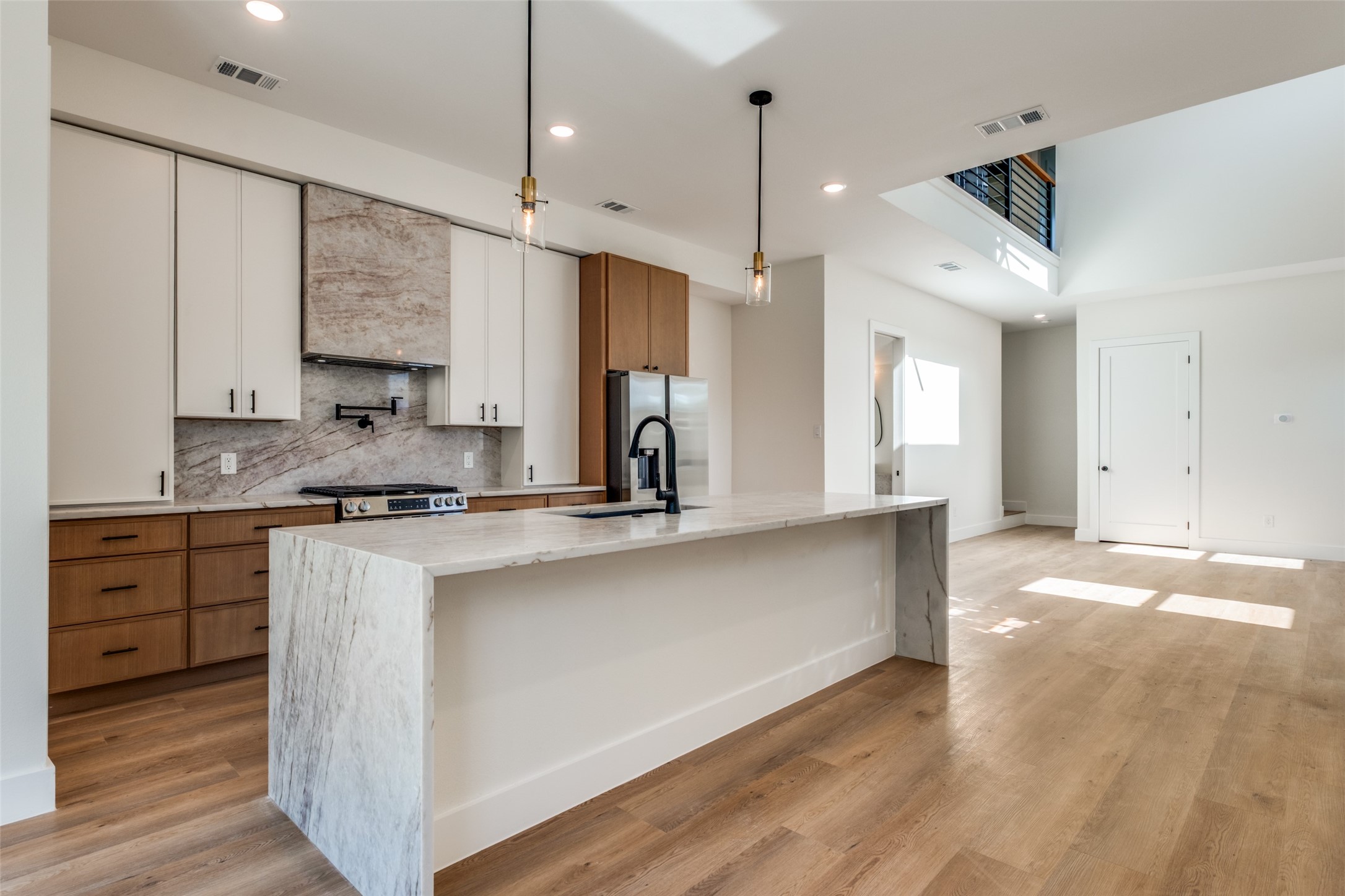 2422 Jeffries Street Dallas TX 75215