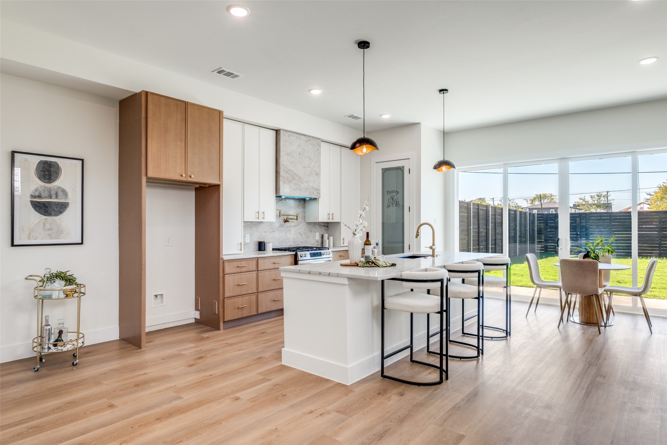 2422 Jeffries Street Dallas TX 75215