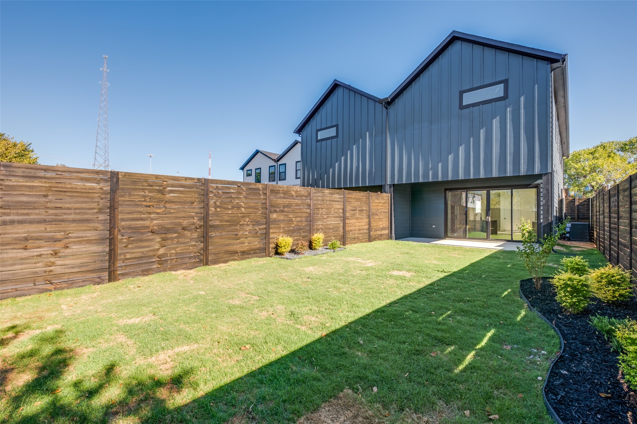 2422 Jeffries Street Dallas TX 75215