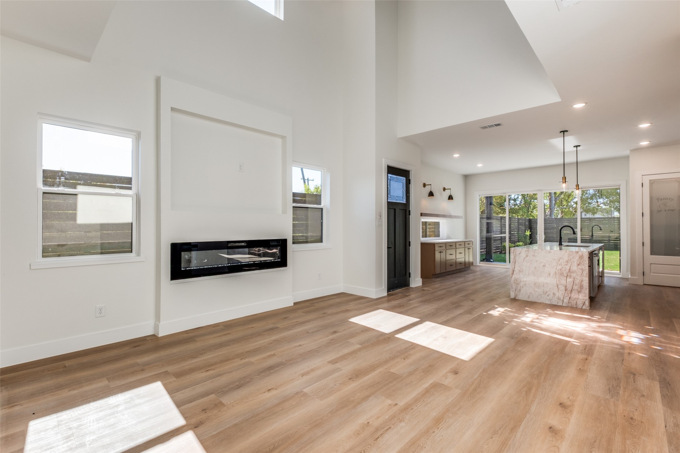 2422 Jeffries Street Dallas TX 75215