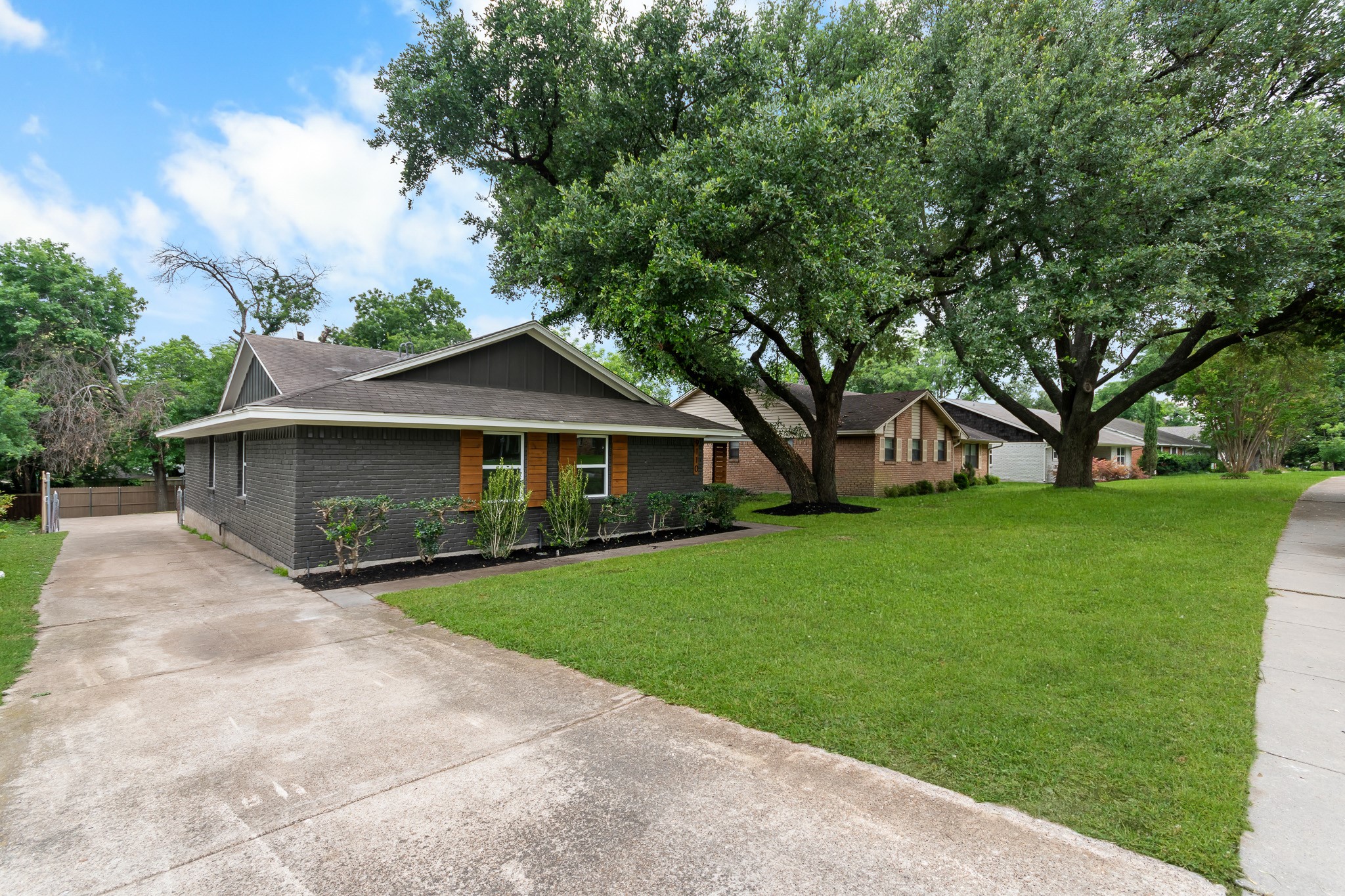 9110 Westglen Drive Dallas TX 75228