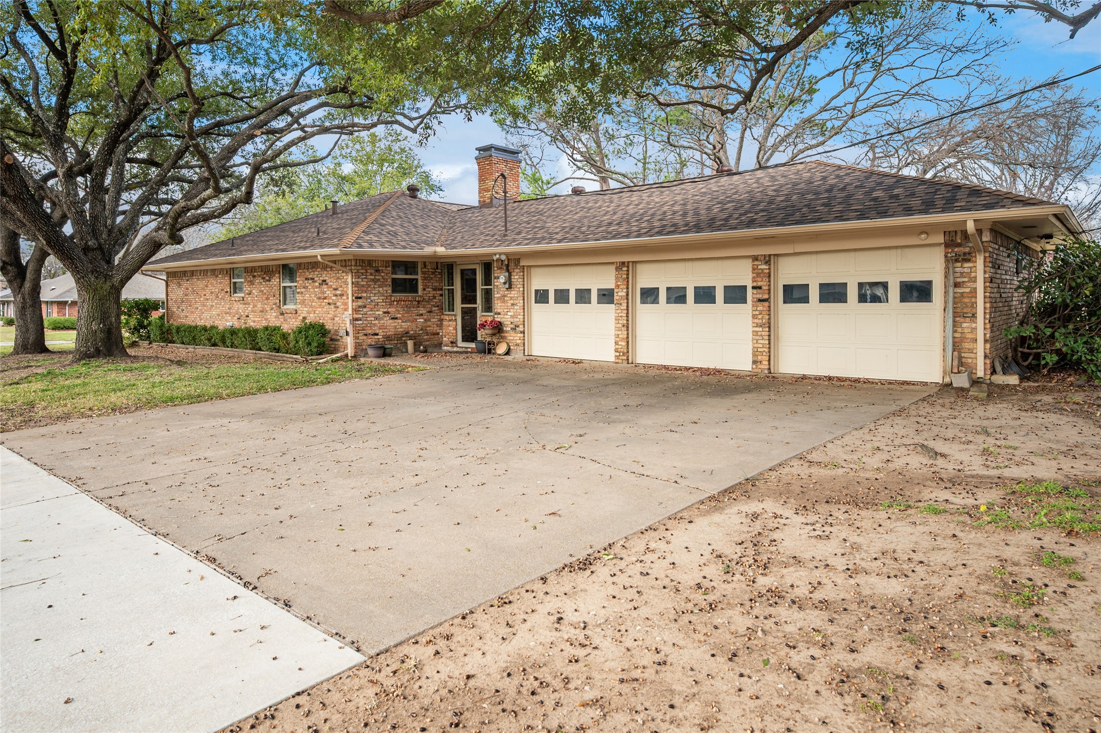 1401 Allegheny Drive Arlington TX 76012