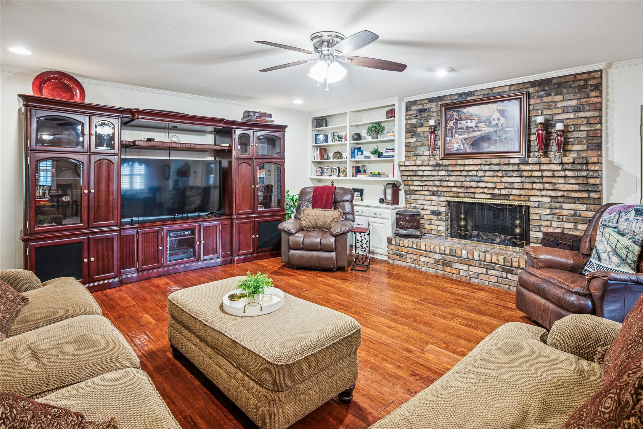 1401 Allegheny Drive Arlington TX 76012