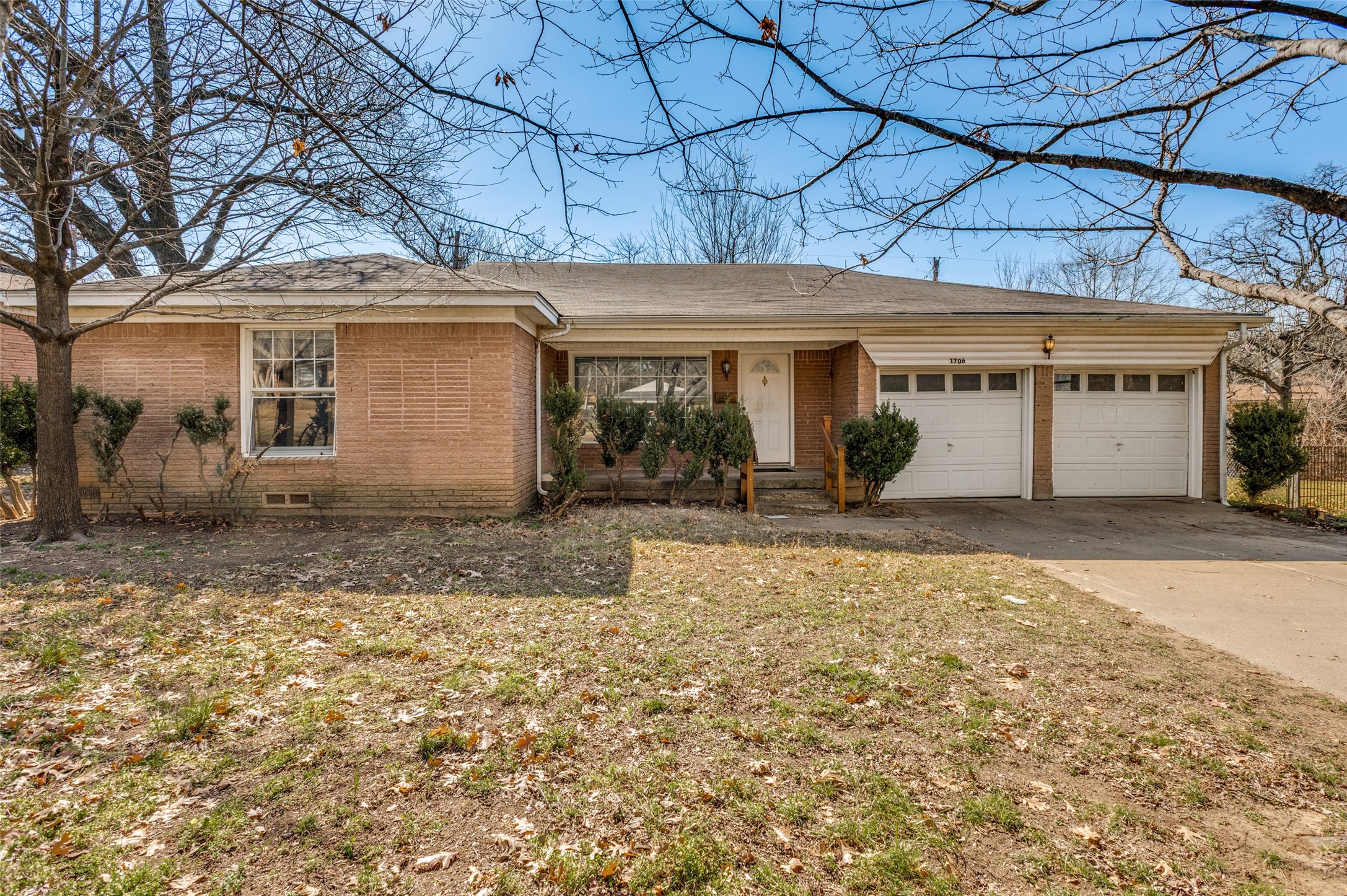 1706 Henderson Court Irving TX 75061