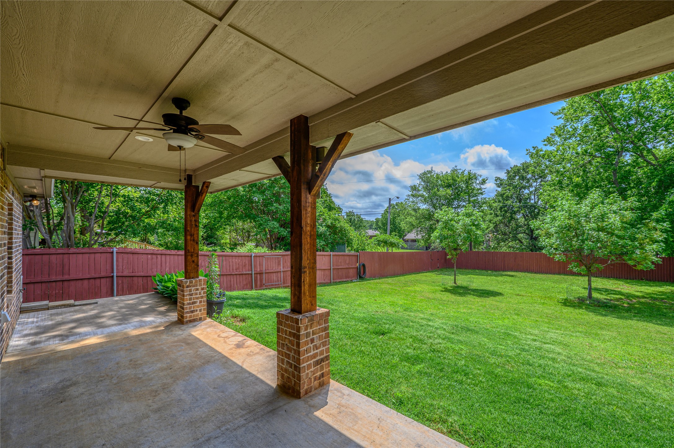 3008 Loy Lake Road Denison TX 75020