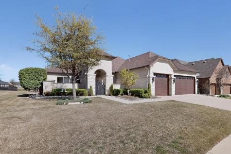 8708 Crestview Drive Denton TX 76207