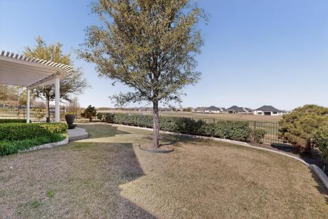 8708 Crestview Drive Denton TX 76207
