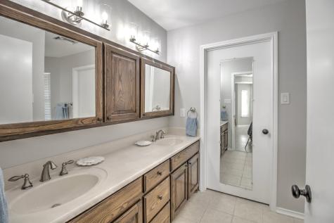 101 Wasco Cove Gainesville TX 76240