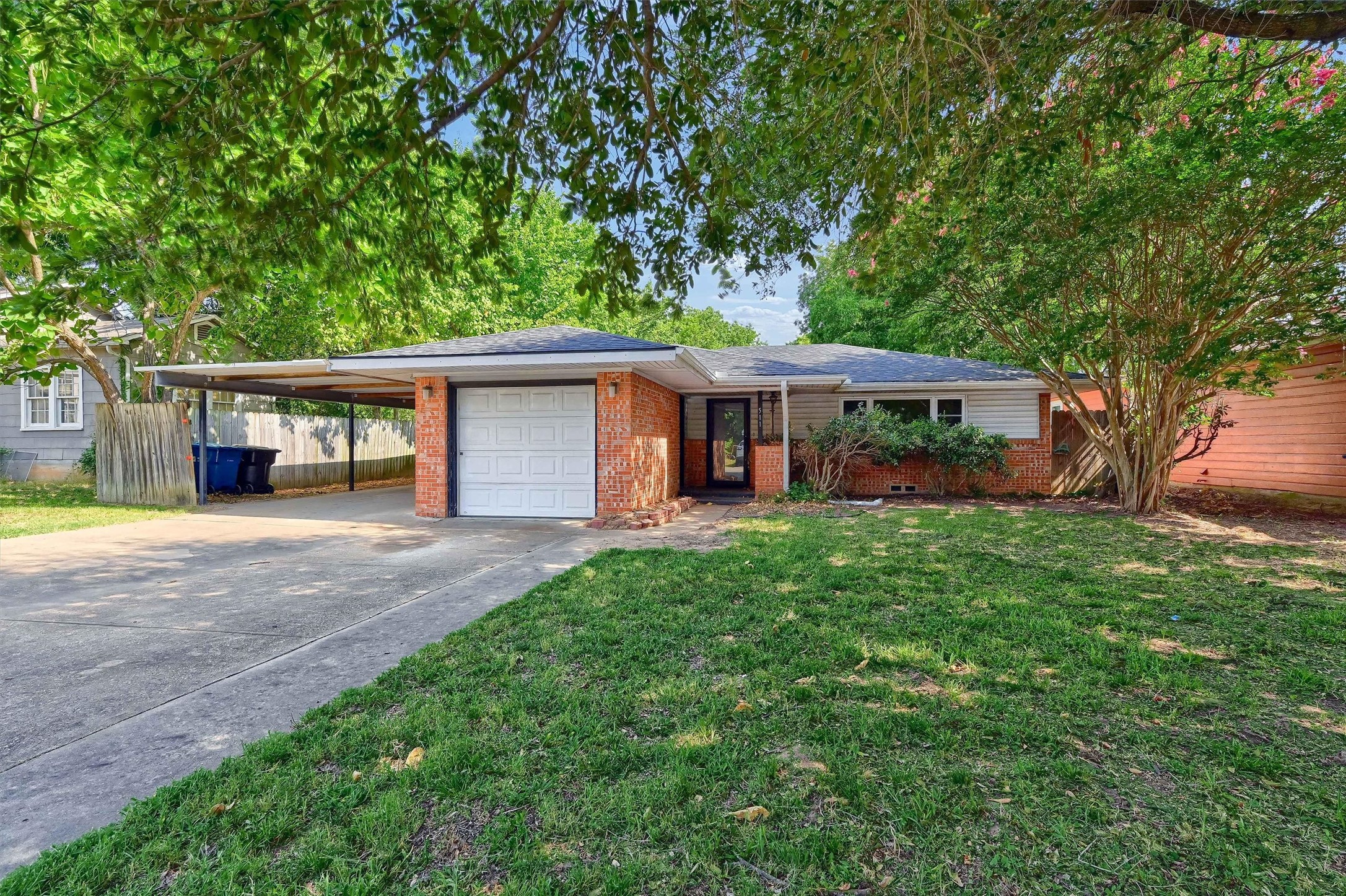 511 W Hanna Street Denison TX 75020