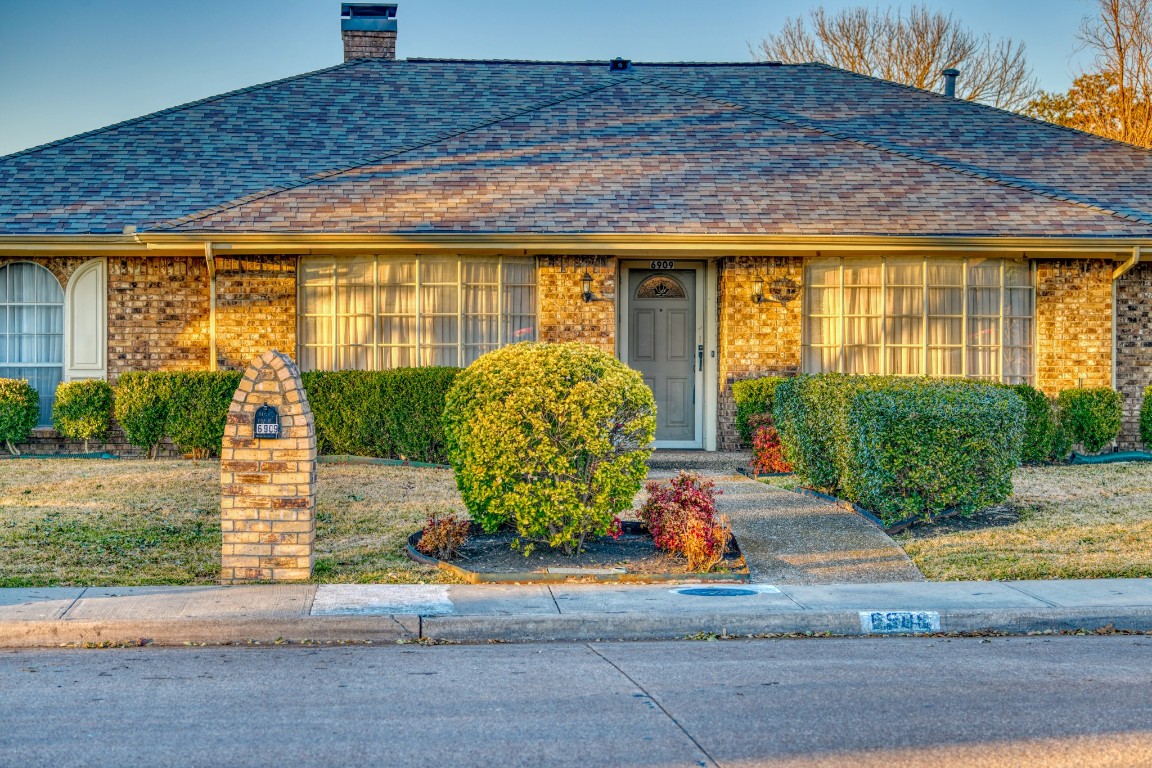 6909 La Manga Drive Dallas TX 75248