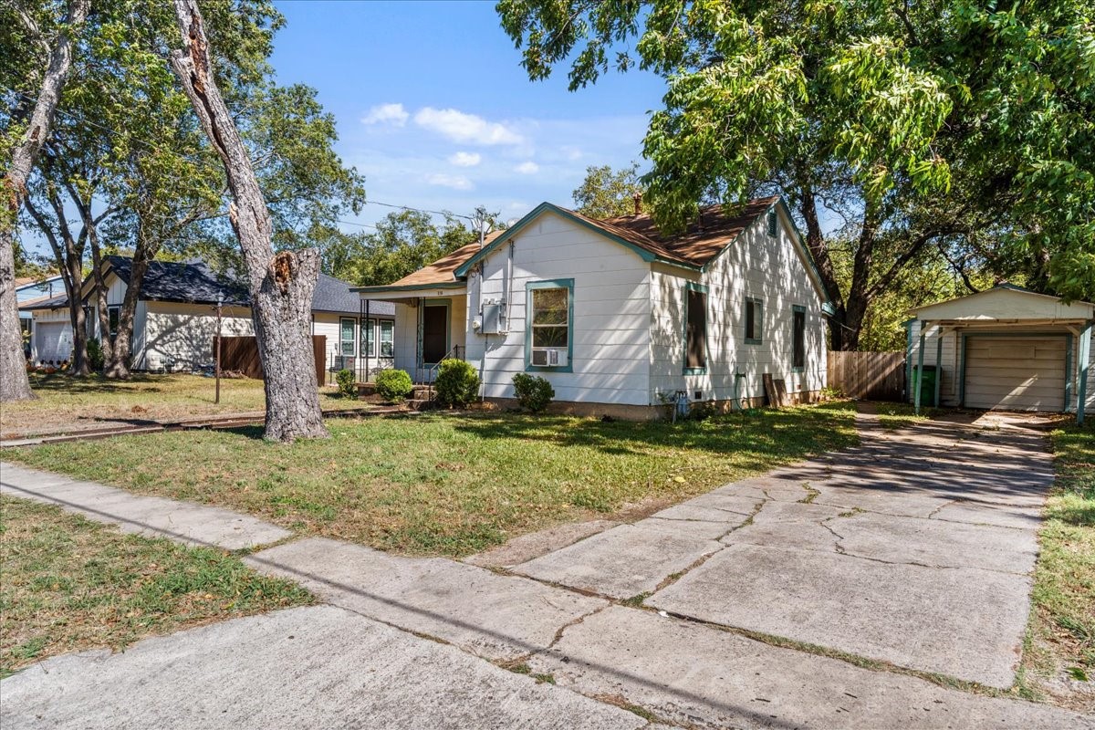316 Ritchey Street Gainesville TX 76240