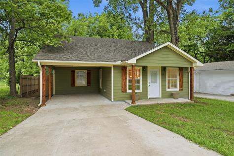 909 Thatcher Street Denison TX 75020