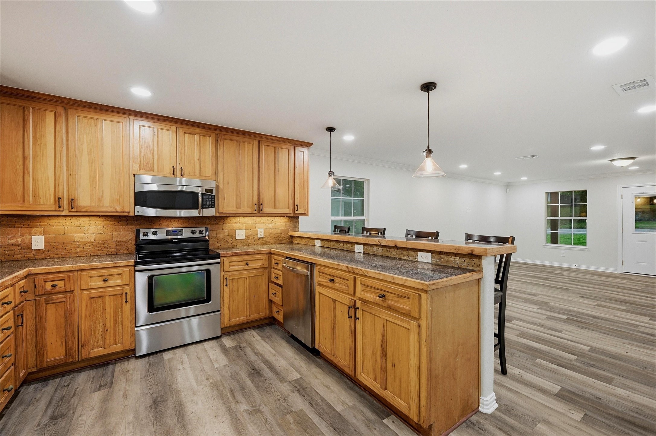 909 Thatcher Street Denison TX 75020