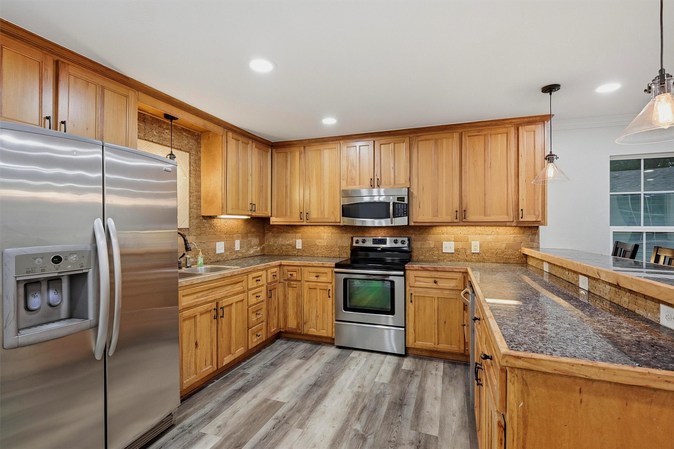 909 Thatcher Street Denison TX 75020