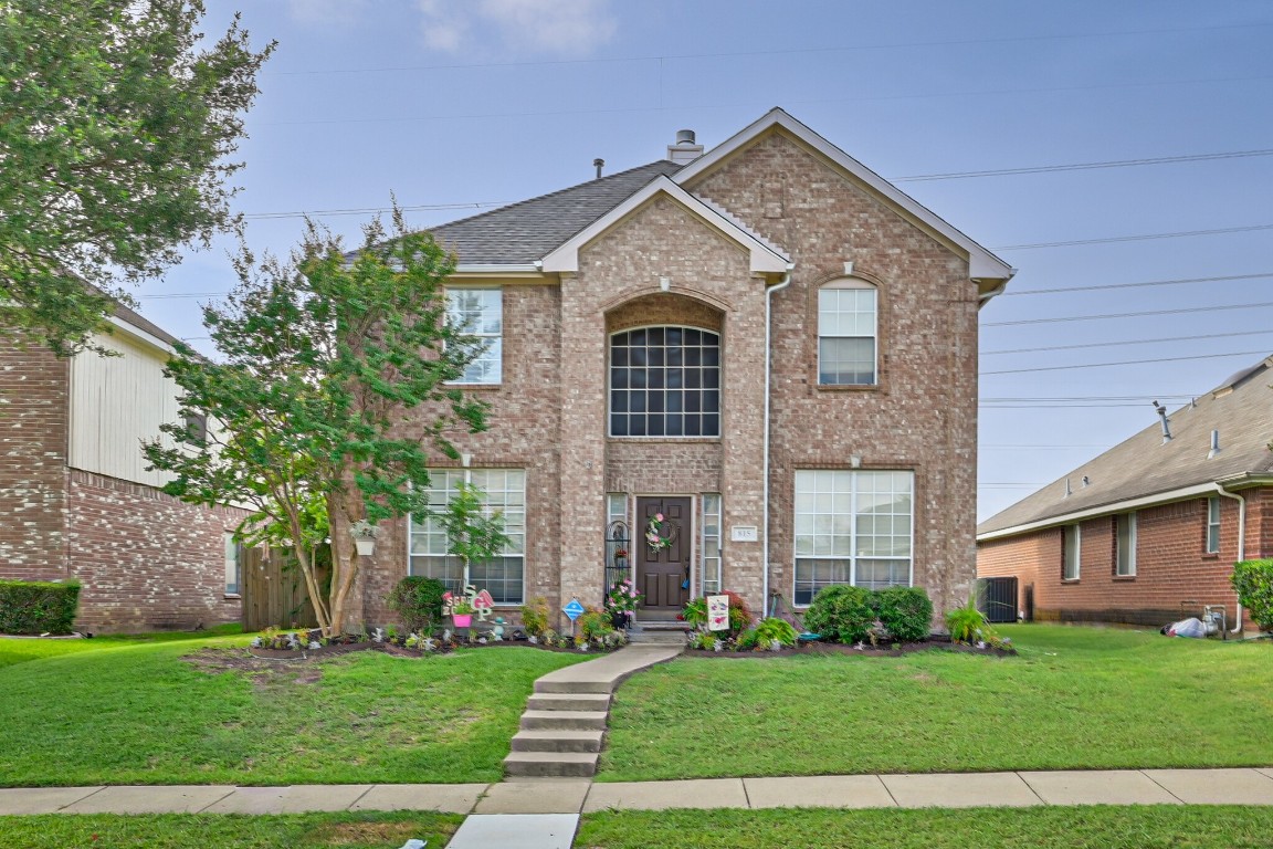 815 San Jacinto Drive Grand Prairie TX 75052