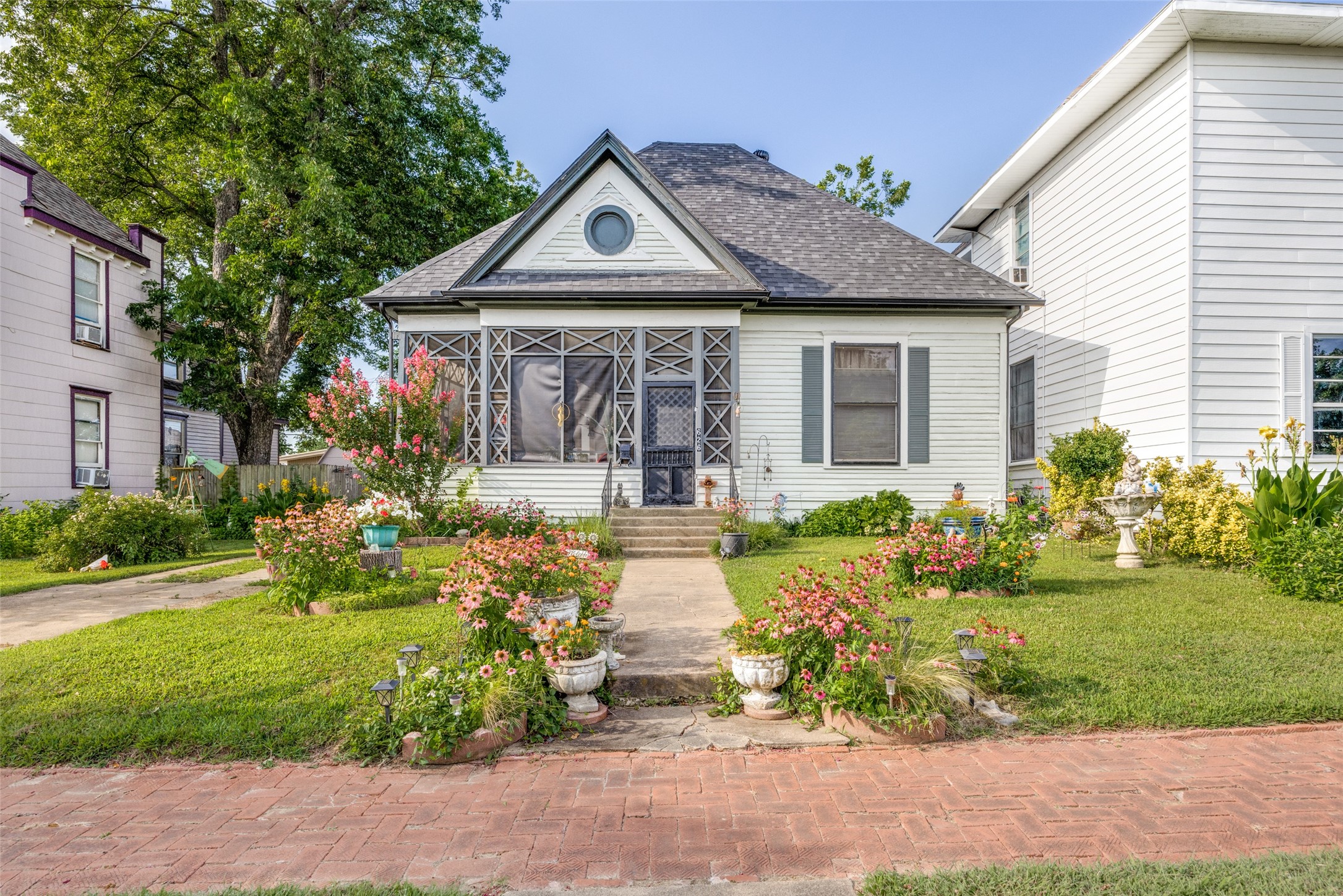 626 W Chestnut Street Denison TX 75020