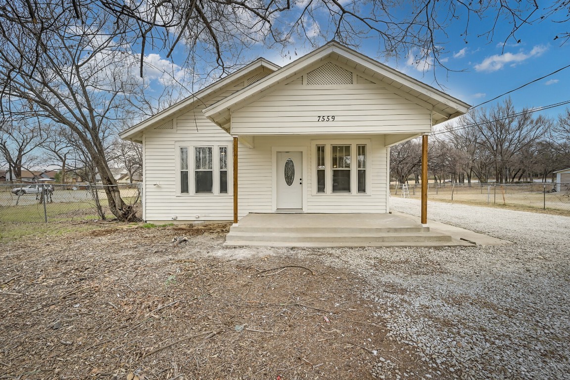 7559 John T White Road Fort Worth TX 76120