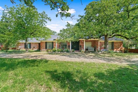 5515 Whispering Oaks Lane Fort Worth TX 76140