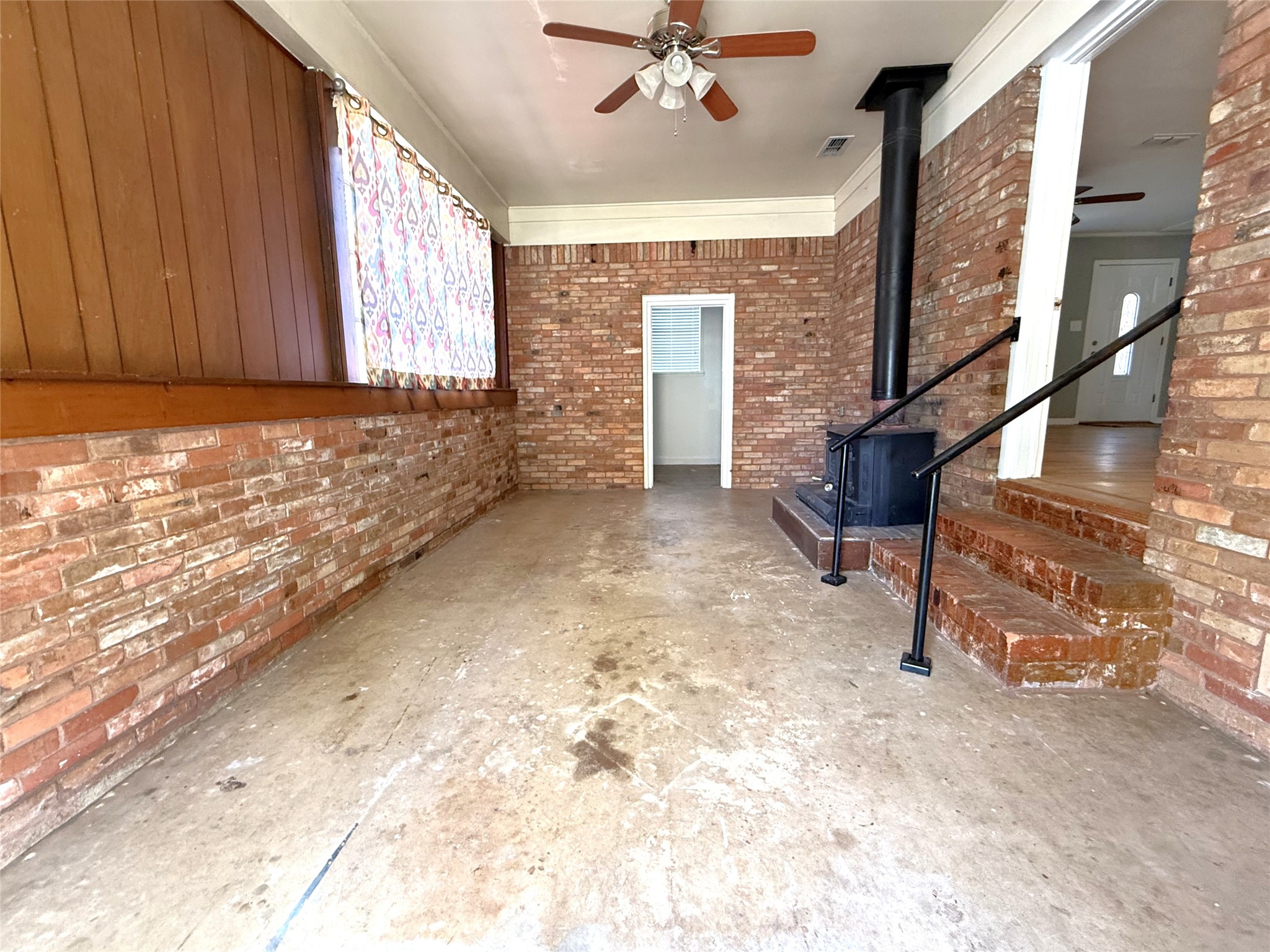 1011 N Main Street Winnsboro TX 75494