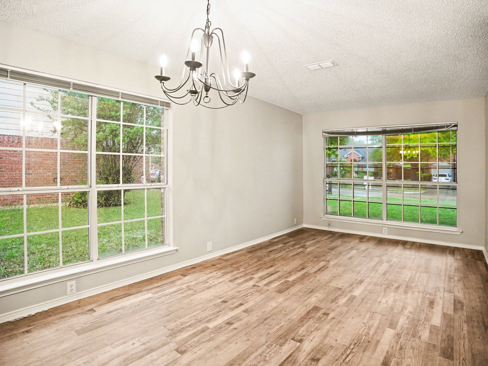 4523 Hanover Street Grand Prairie TX 75052