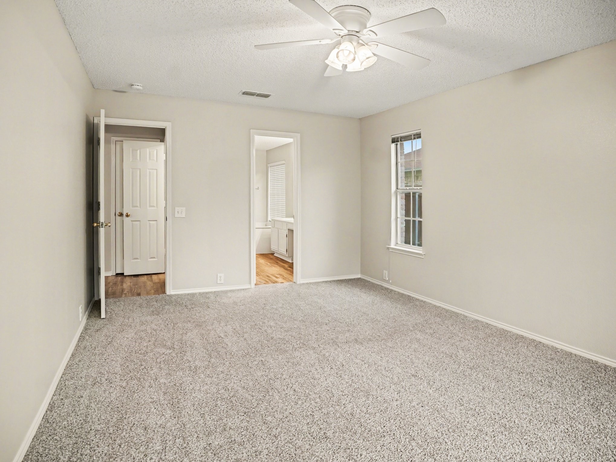 4523 Hanover Street Grand Prairie TX 75052