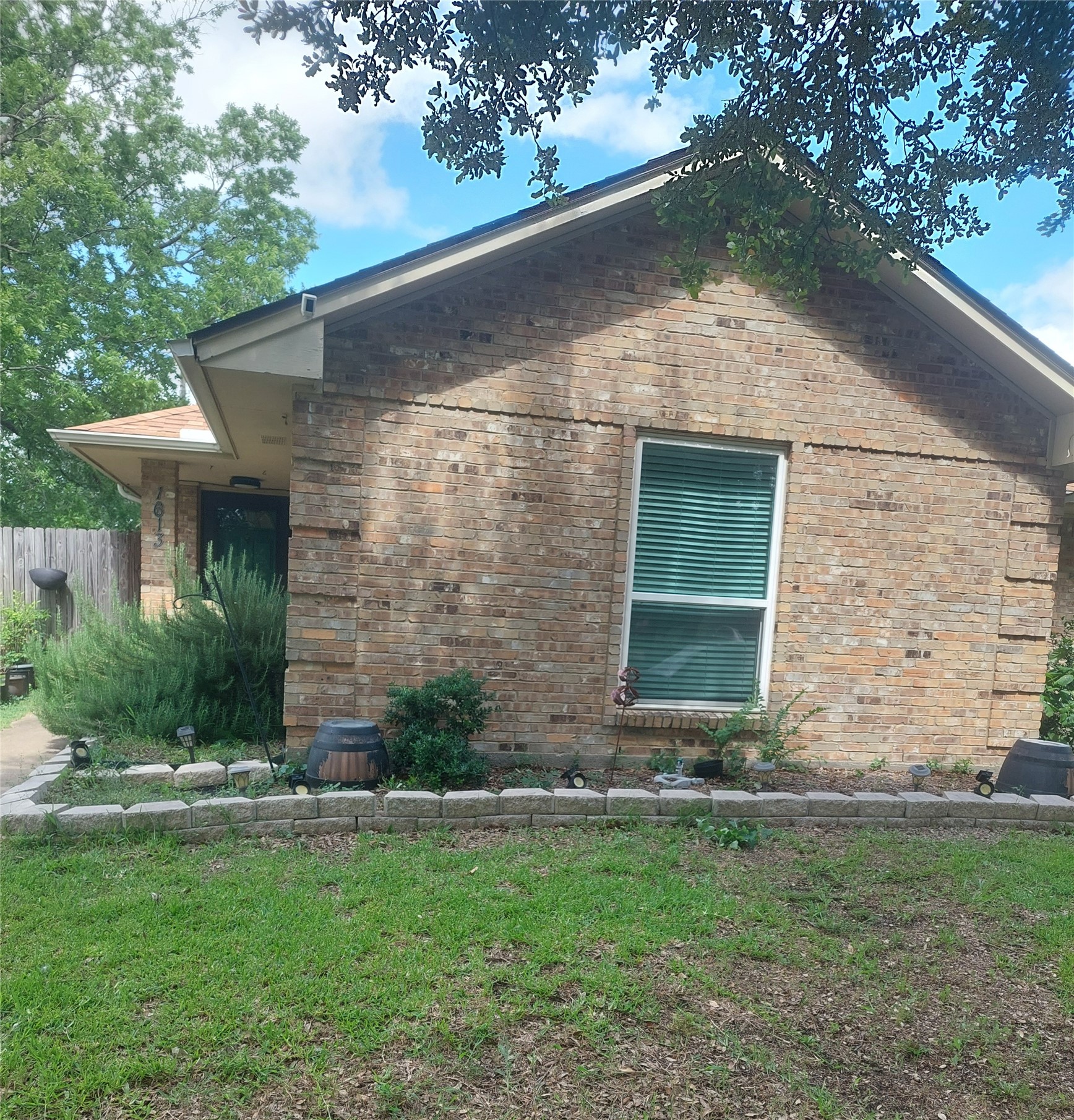 1613 Crescent Lane Duncanville TX 75137