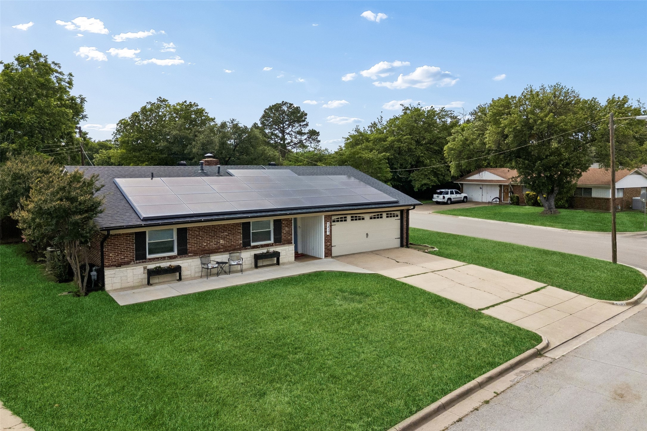 5437 Greenwood Way North Richland Hills TX 76180