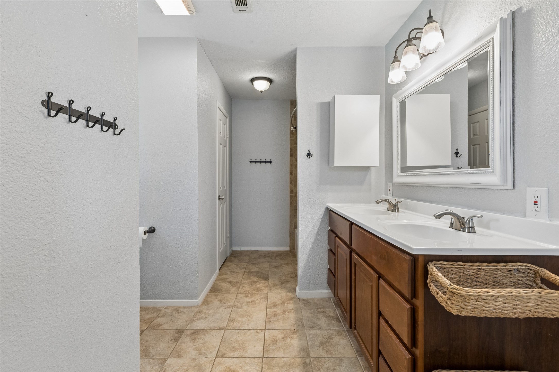 5437 Greenwood Way North Richland Hills TX 76180