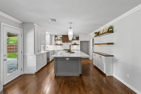 5437 Greenwood Way North Richland Hills TX 76180