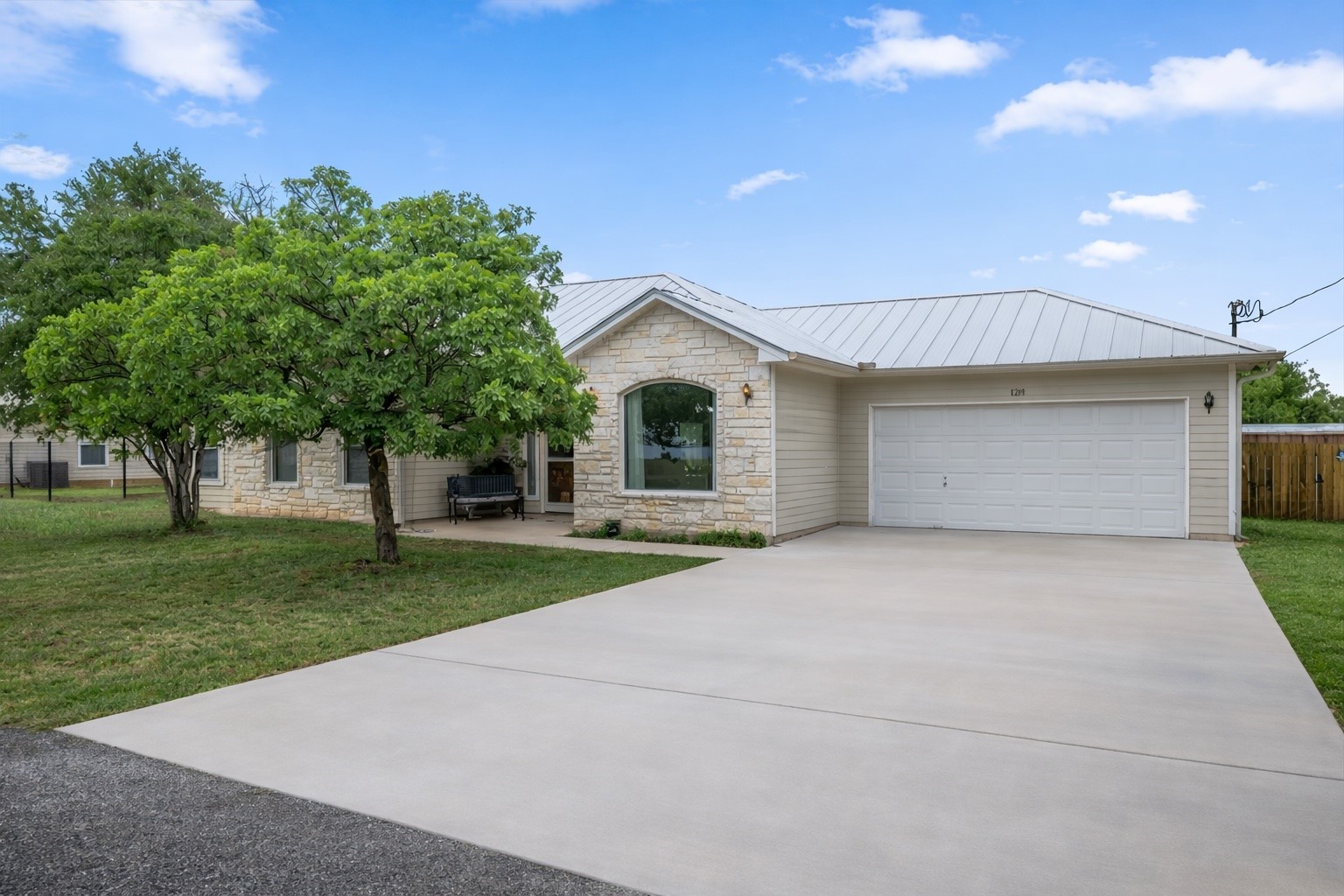 128 W Persimmon Drive Granite Shoals TX 78654