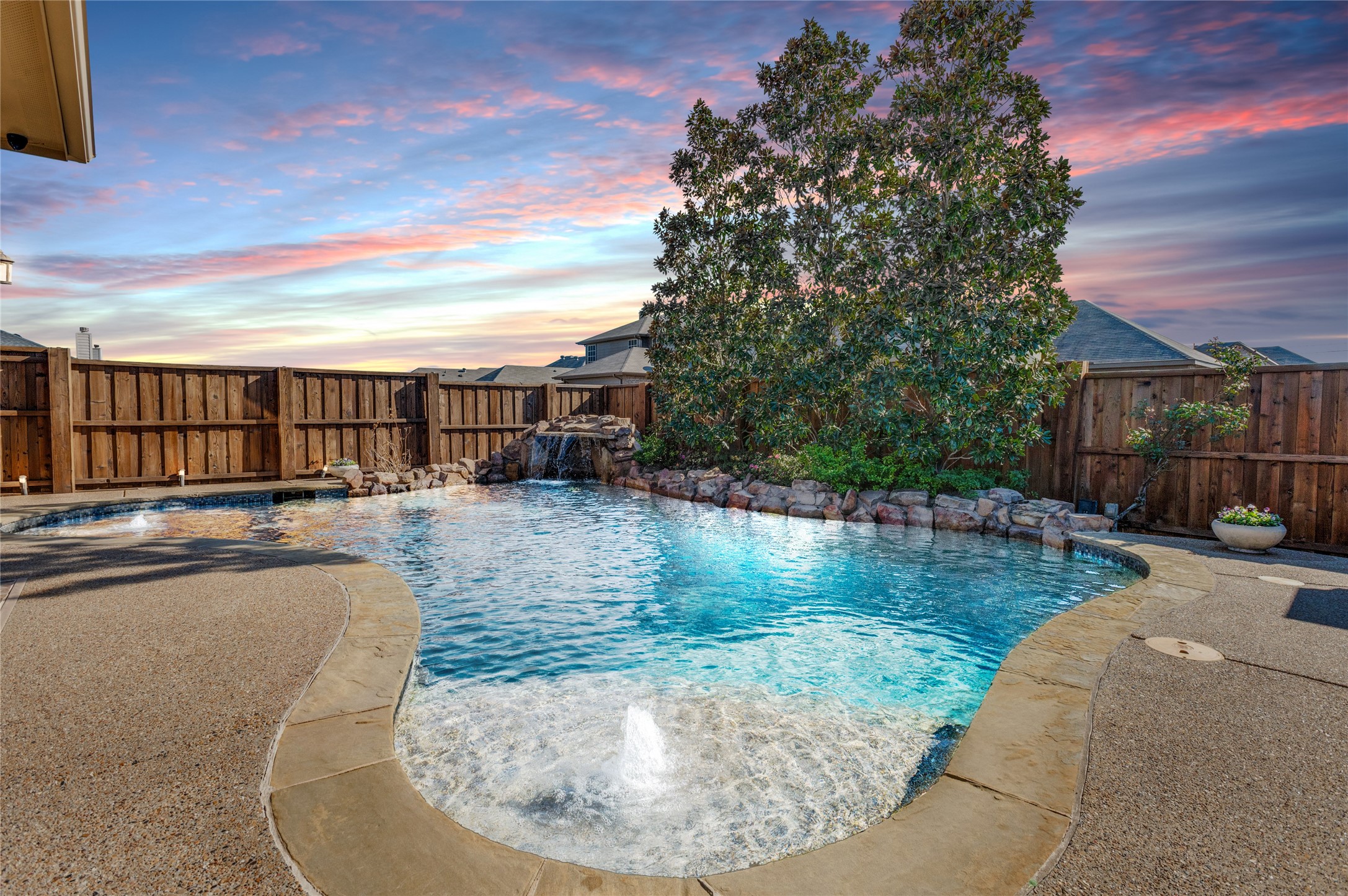 1984 Newport Drive Lancaster TX 75146