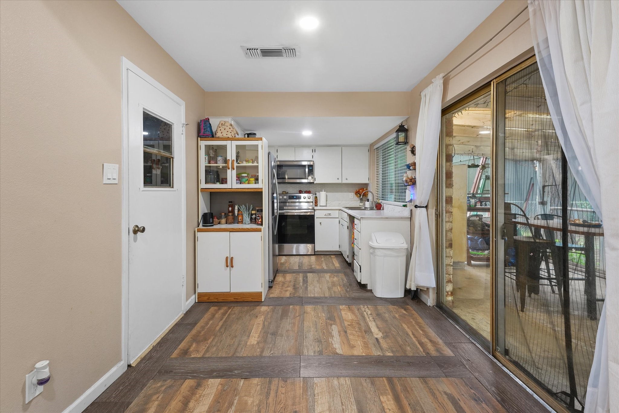 401 Columbia Circle Lake Dallas TX 75065